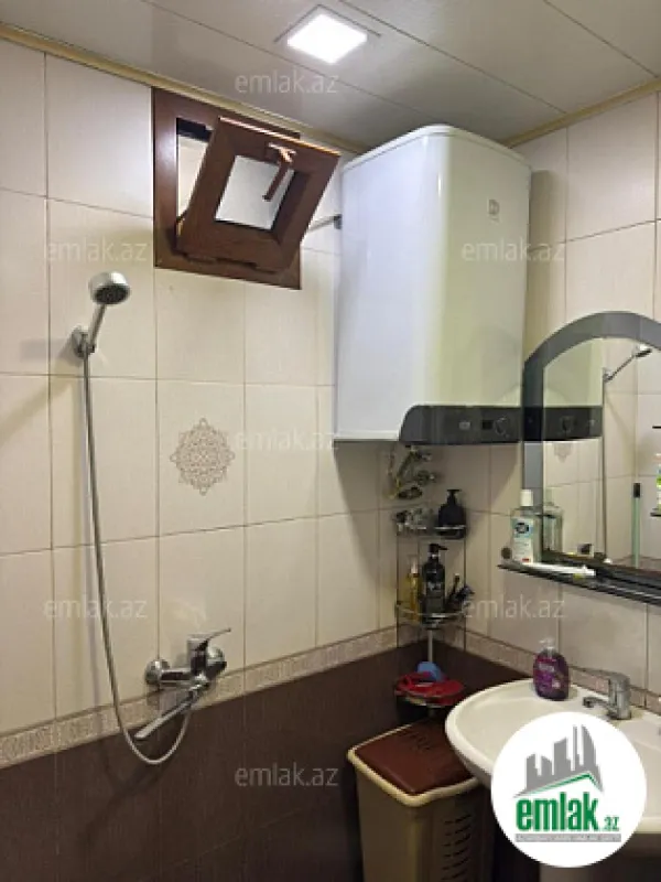 Satılır 3 otaqlı köhnə tikili 90 m²