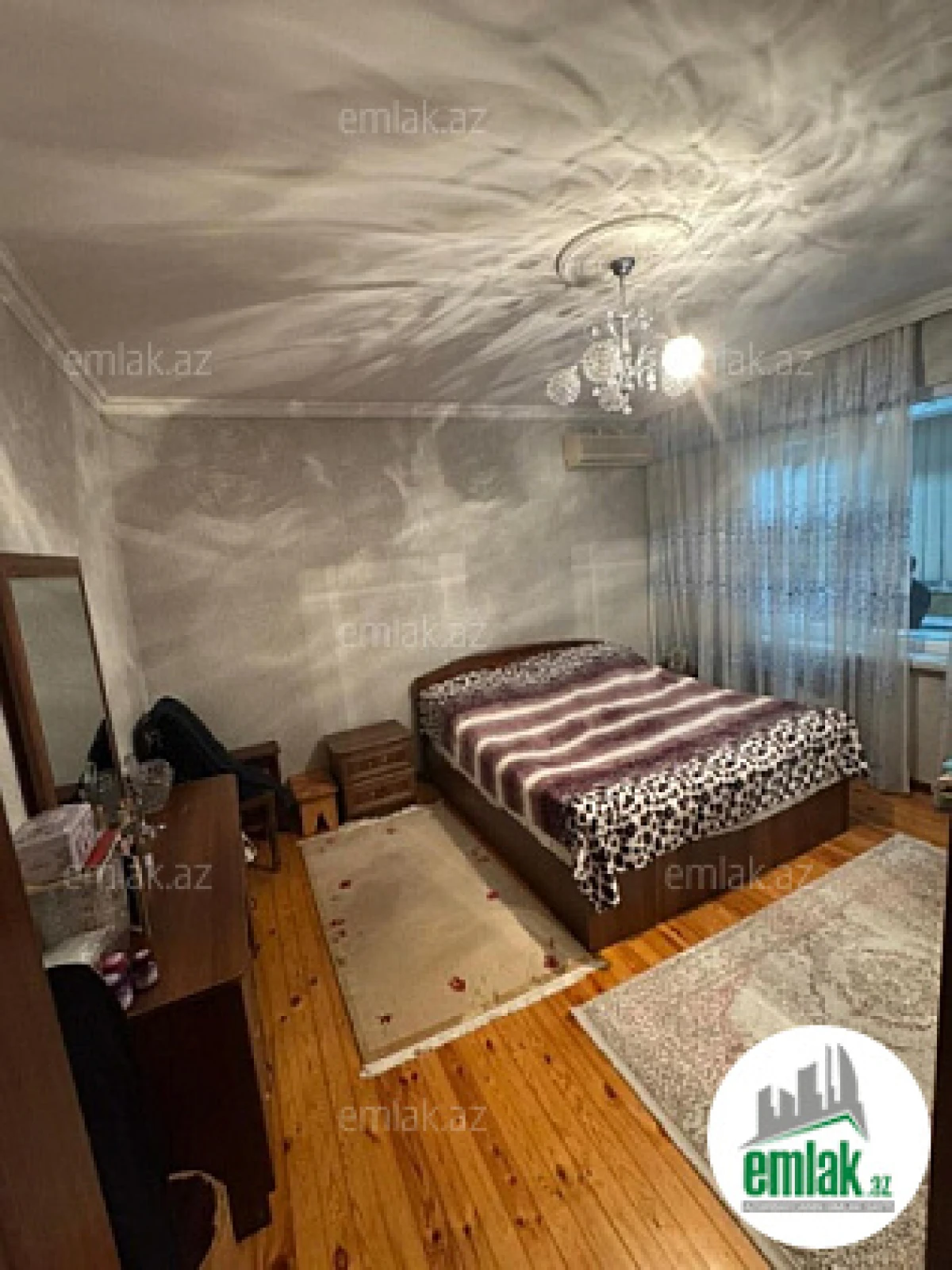 Satılır 3 otaqlı köhnə tikili 90 m²