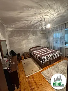 Satılır 3 otaqlı köhnə tikili 90 m²