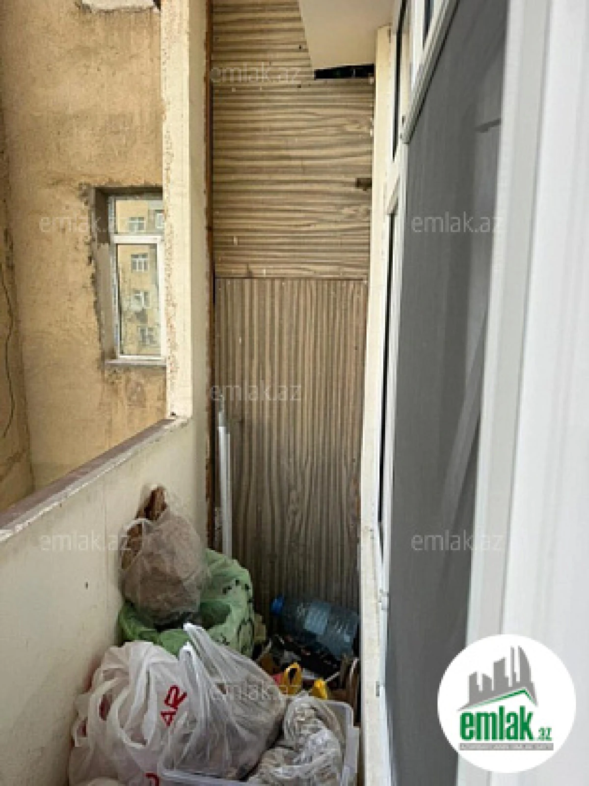 Satılır 3 otaqlı köhnə tikili 90 m²