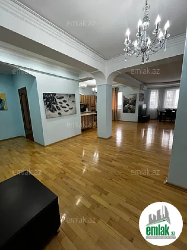 Satılır 4 otaqlı yeni tikili 160 m²