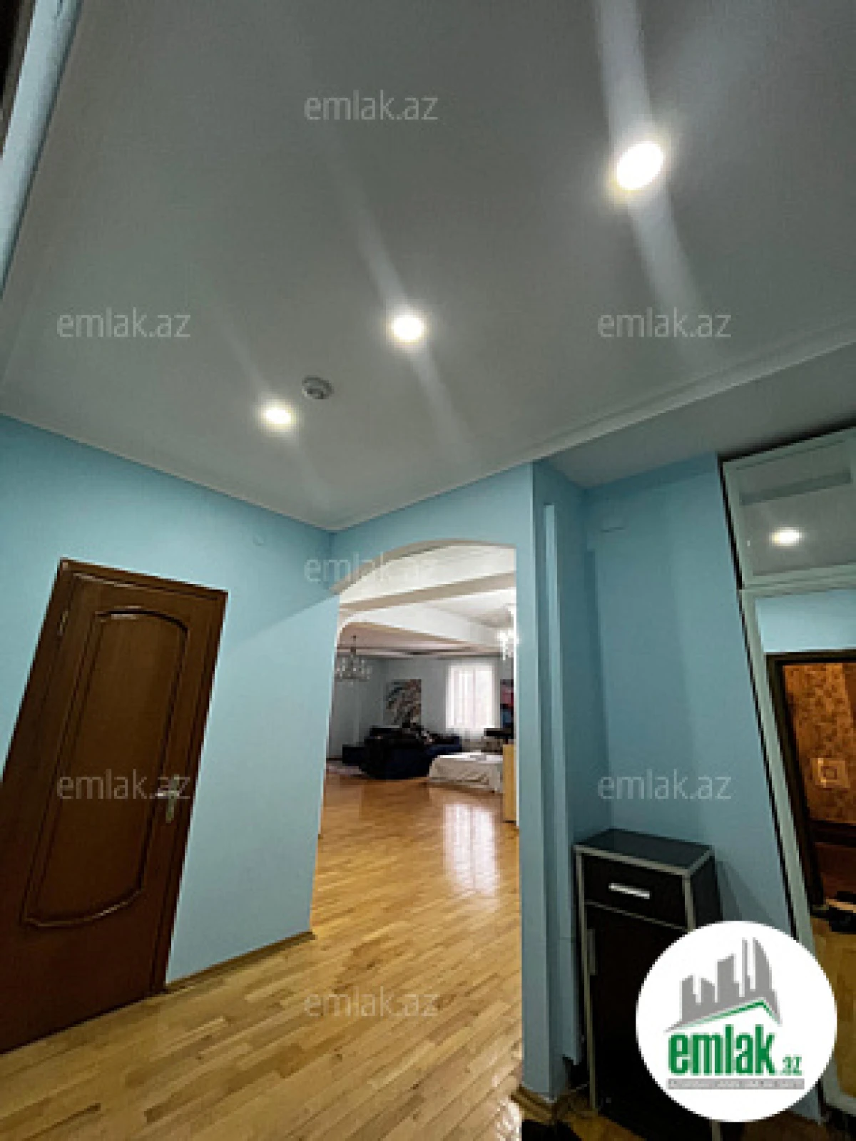 Satılır 4 otaqlı yeni tikili 160 m²
