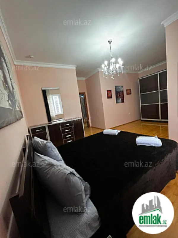 Satılır 4 otaqlı yeni tikili 160 m²