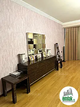 Satılır 4 otaqlı yeni tikili 190 m²