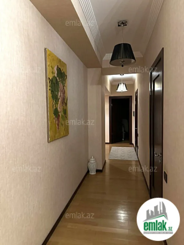 Satılır 4 otaqlı yeni tikili 190 m²