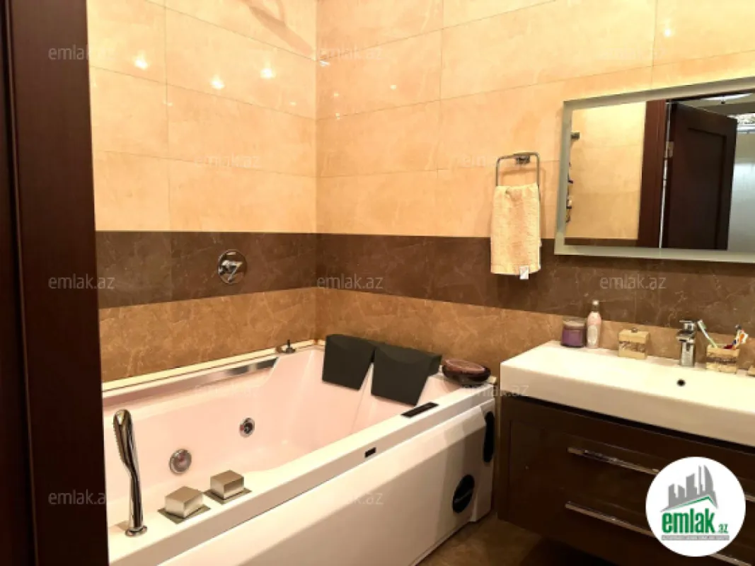 Satılır 4 otaqlı yeni tikili 190 m²