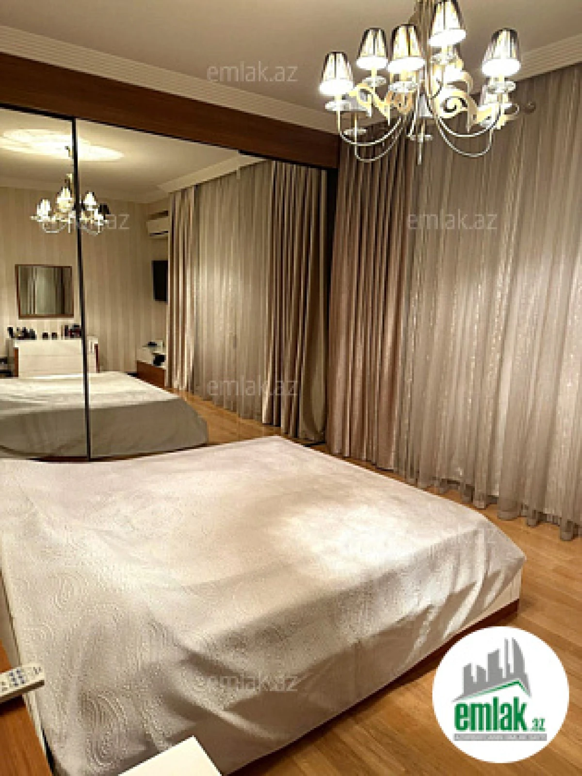 Satılır 4 otaqlı yeni tikili 190 m²