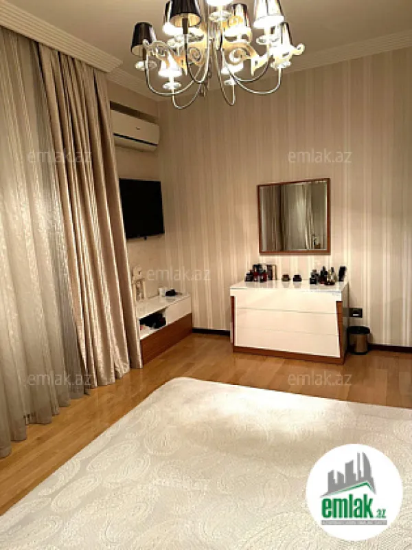 Satılır 4 otaqlı yeni tikili 190 m²