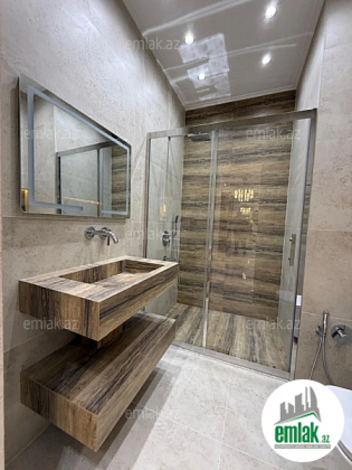 Satılır 3 otaqlı yeni tikili 131 m²