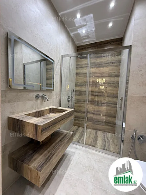 Satılır 3 otaqlı yeni tikili 131 m²