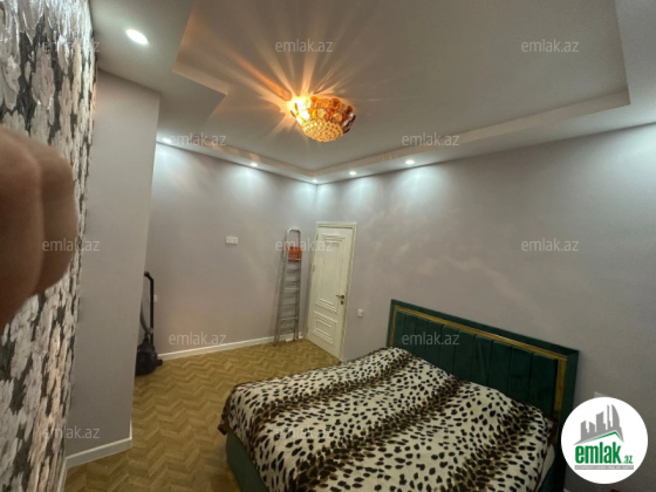 Satılır 3 otaqlı yeni tikili 100 m²