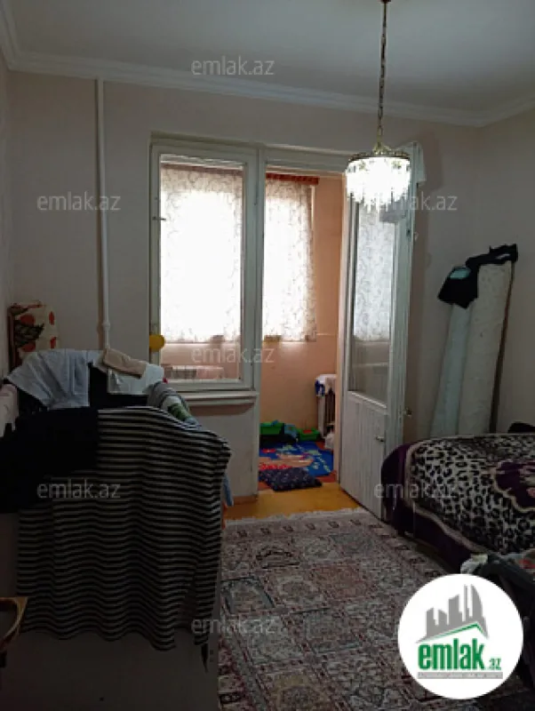 Satılır 5 otaqlı köhnə tikili 100 m²