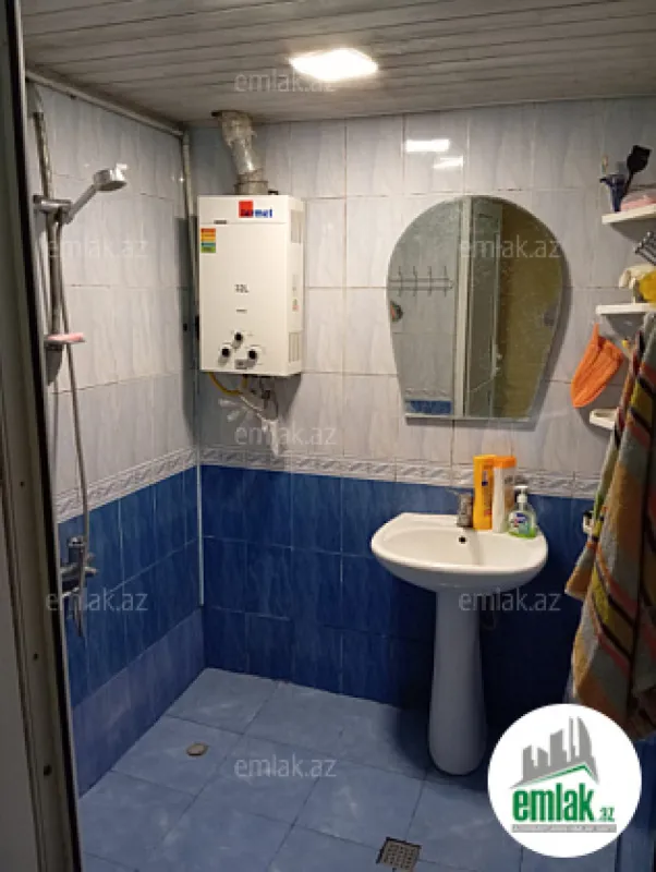 Satılır 5 otaqlı köhnə tikili 100 m²