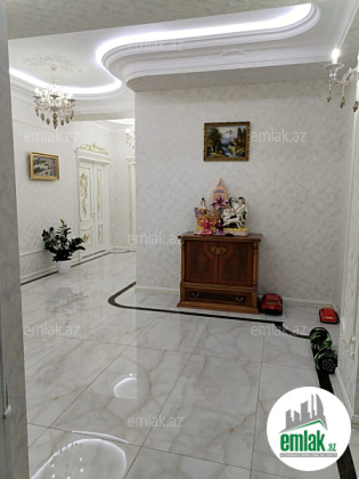 Satılır 3 otaqlı yeni tikili 142 m²