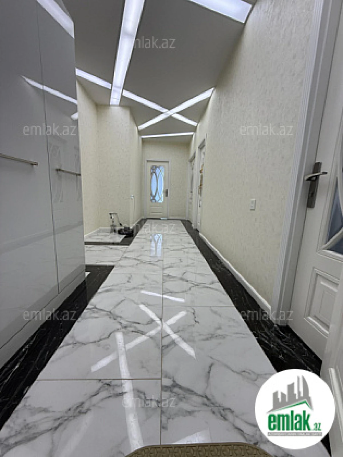 Satılır 3 otaqlı yeni tikili 148 m²