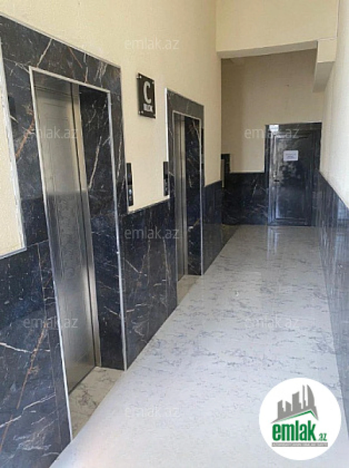 Satılır 3 otaqlı yeni tikili 133 m²