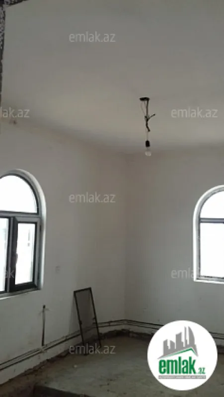 Satılır 7 otaqlı həyət evi 256 m²