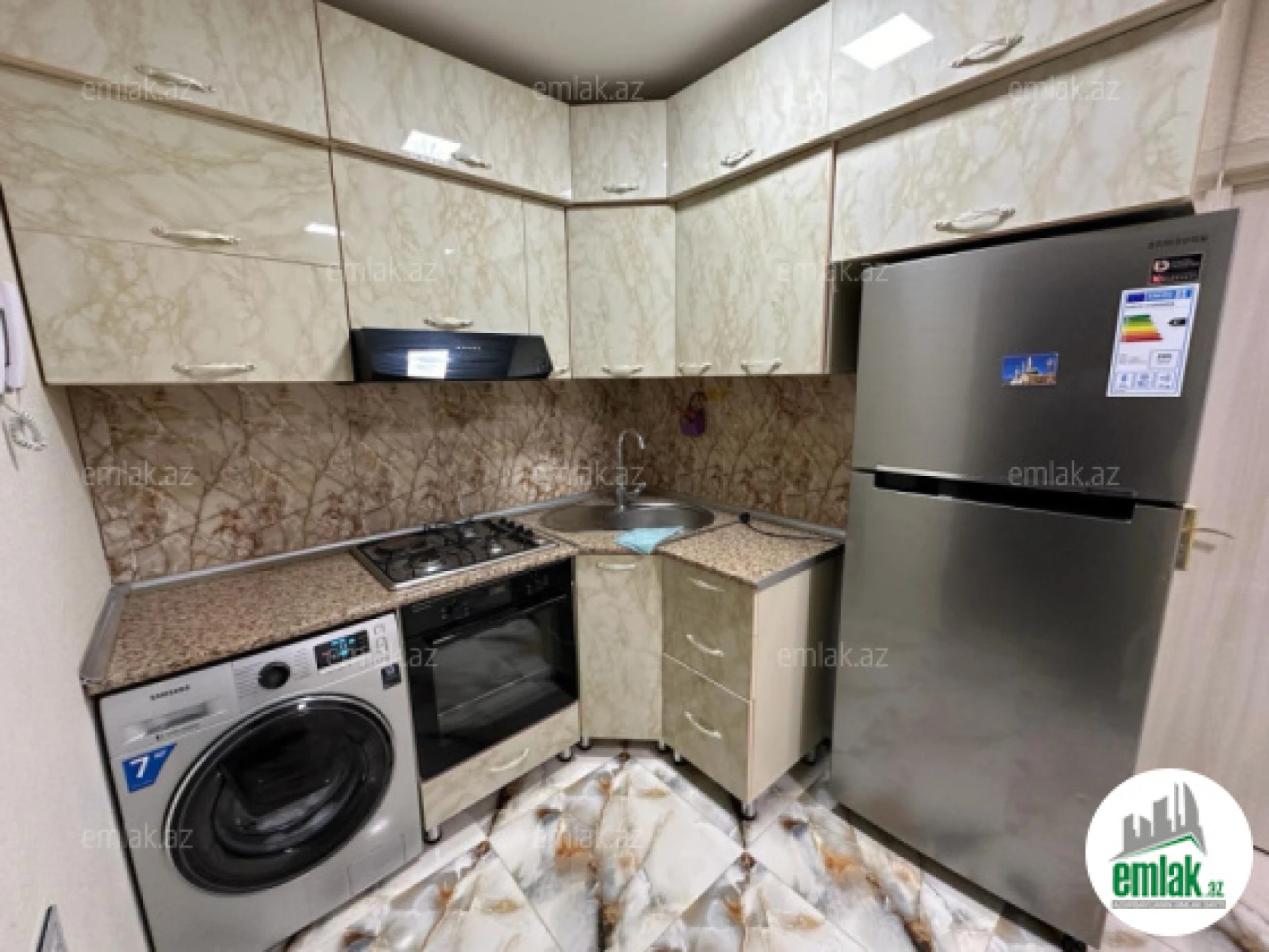 Satılır 2 otaqlı yeni tikili 70 m²