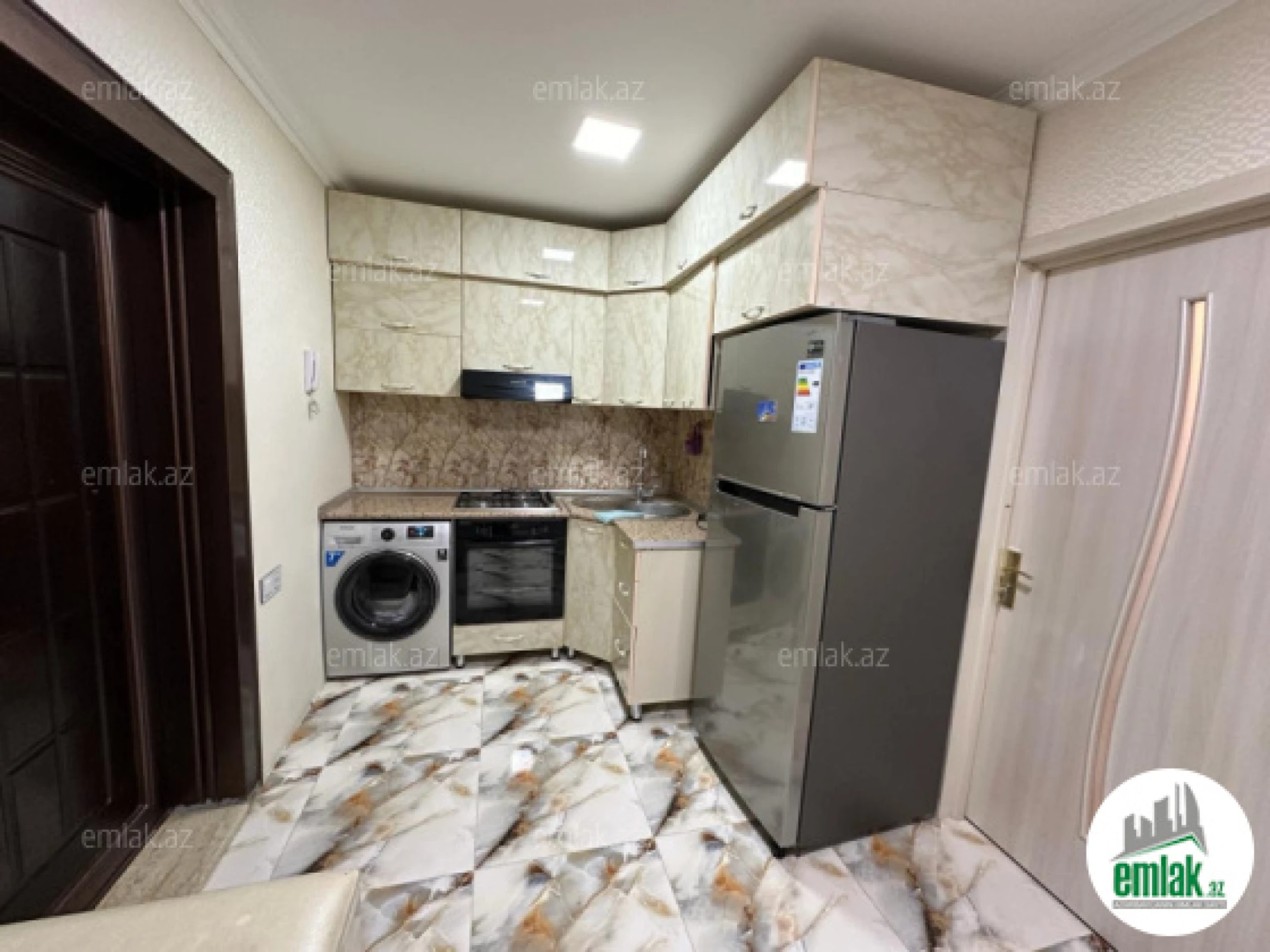 Satılır 2 otaqlı yeni tikili 70 m²