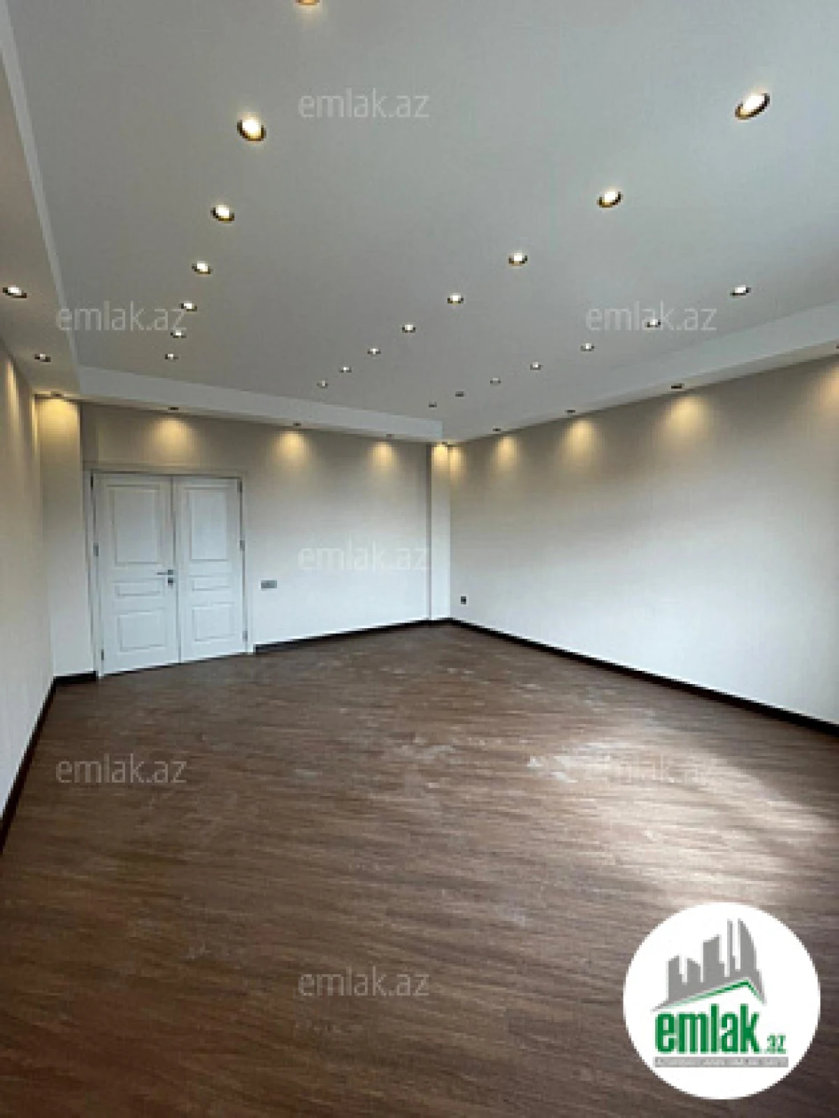 Satılır 3 otaqlı yeni tikili 135 m²