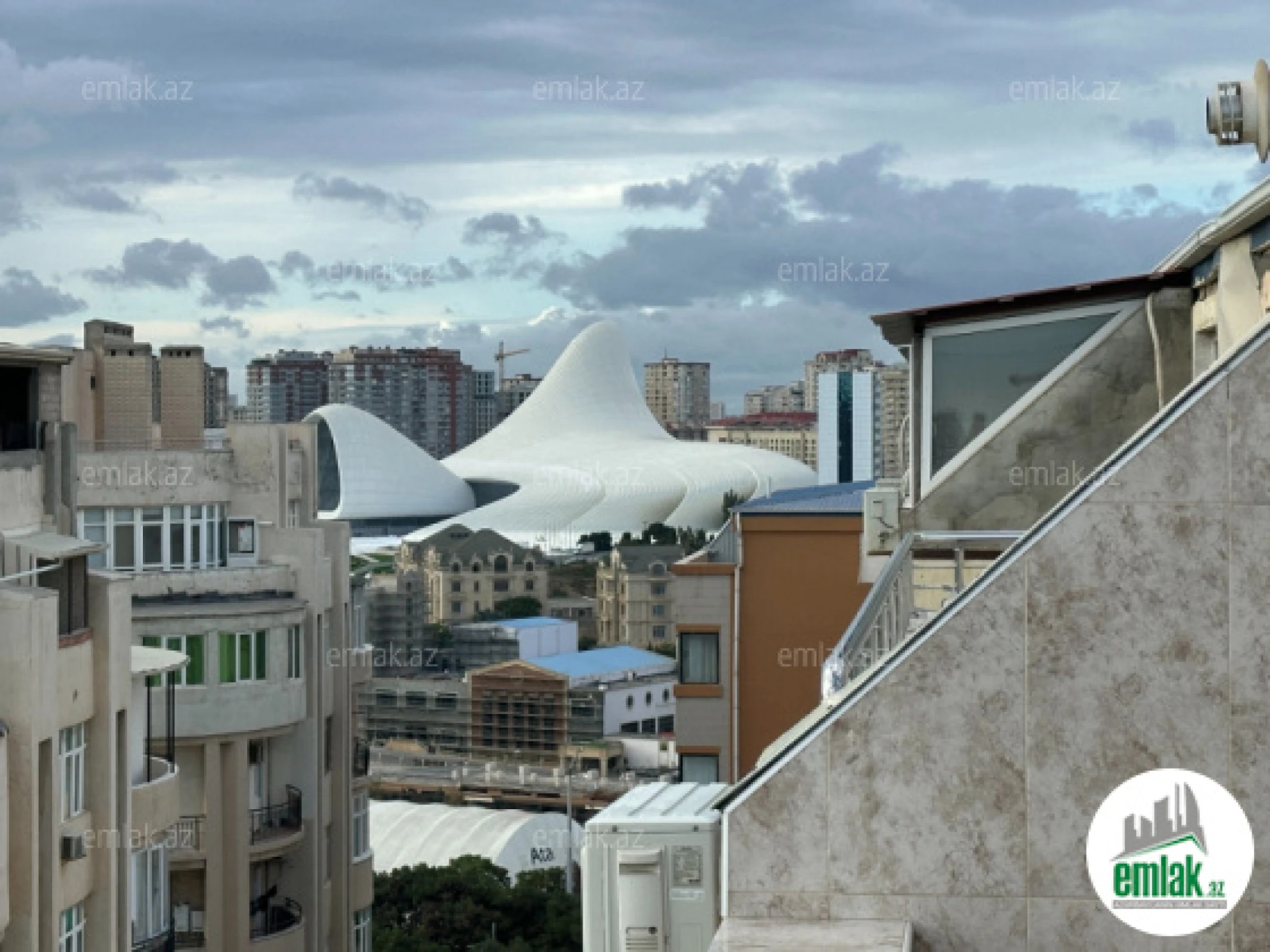 Satılır 3 otaqlı yeni tikili 90 m²