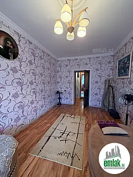 Satılır 3 otaqlı köhnə tikili 75 m²