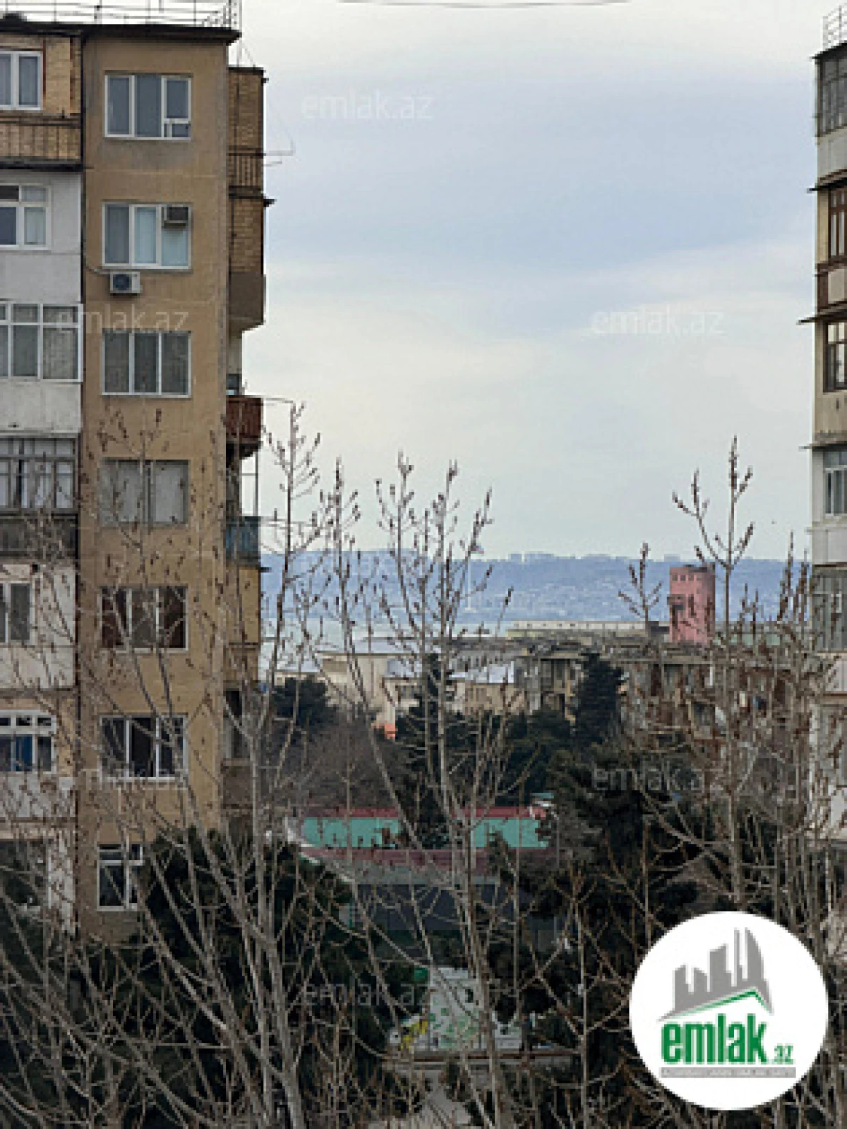 Satılır 3 otaqlı köhnə tikili 75 m²