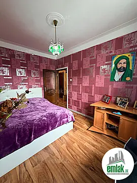 Satılır 3 otaqlı köhnə tikili 75 m²