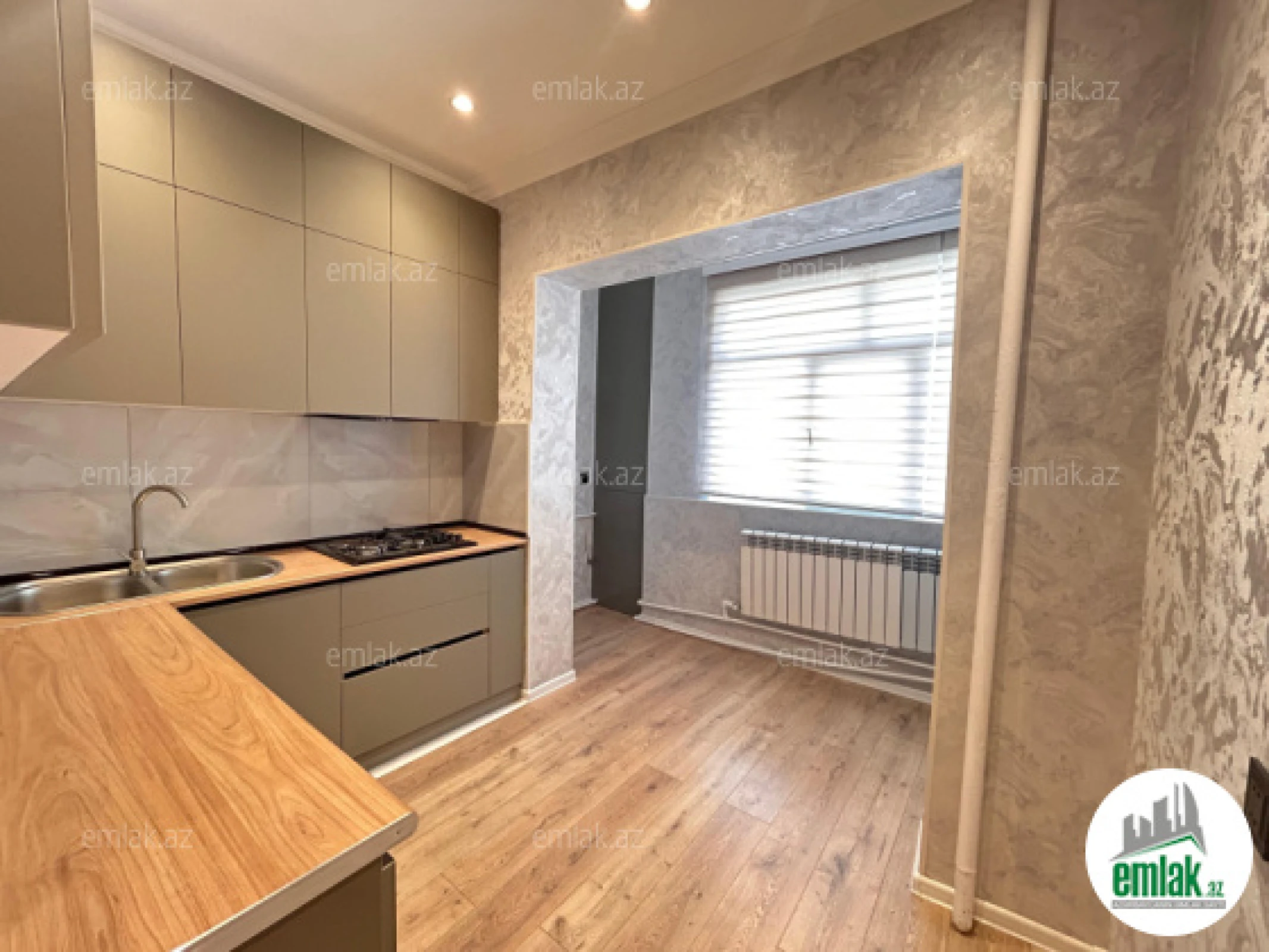 Satılır 3 otaqlı köhnə tikili 80 m²