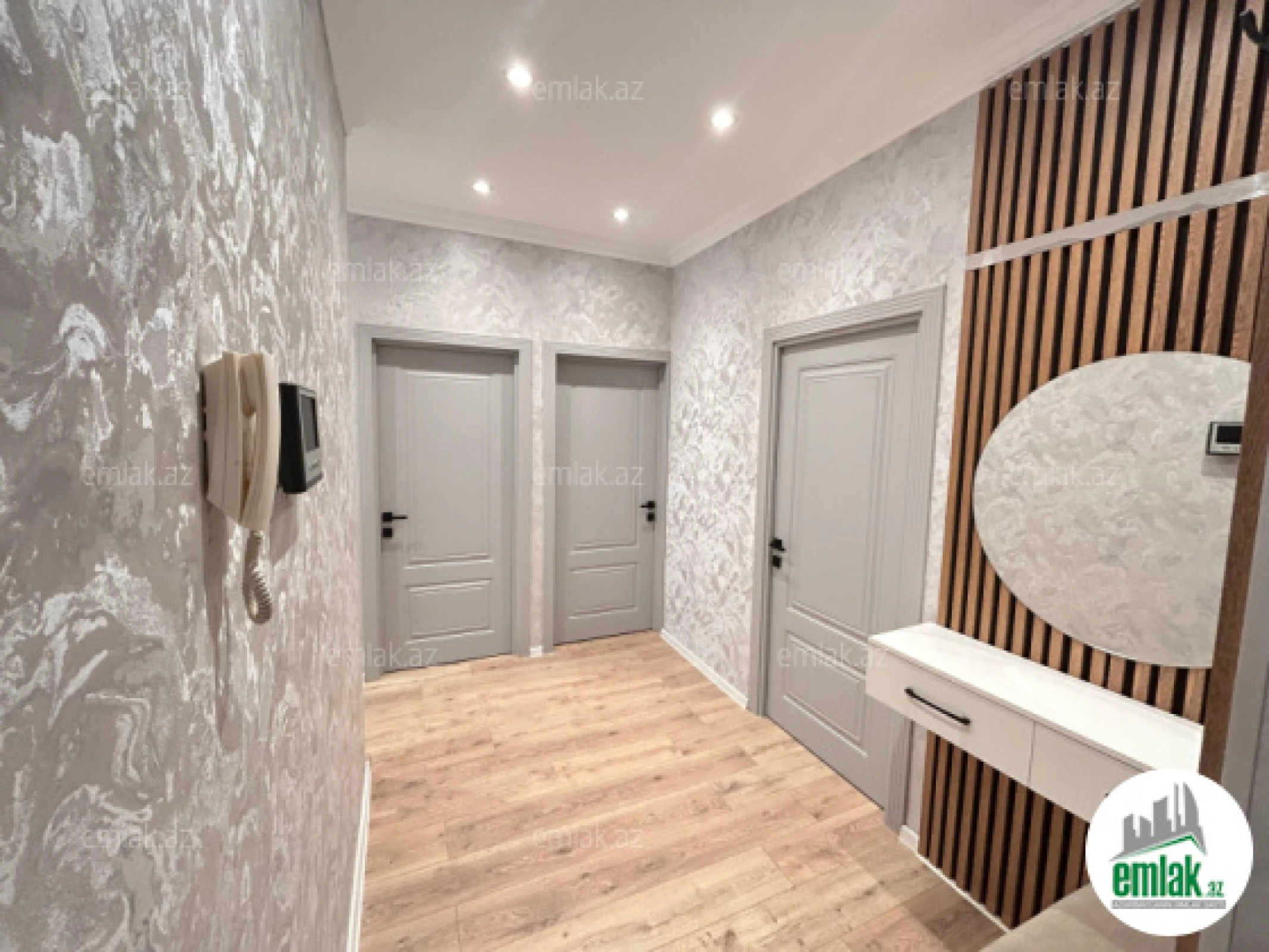 Satılır 3 otaqlı köhnə tikili 80 m²