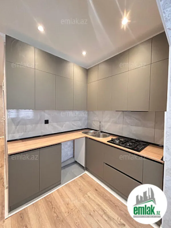 Satılır 3 otaqlı köhnə tikili 80 m²