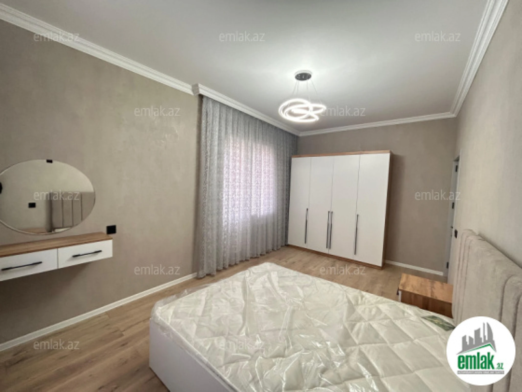 Satılır 3 otaqlı köhnə tikili 80 m²
