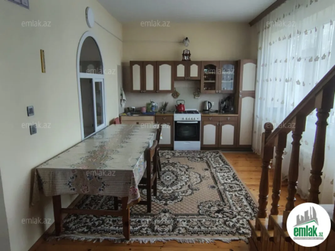 Satılır 4 otaqlı həyət evi 120 m²
