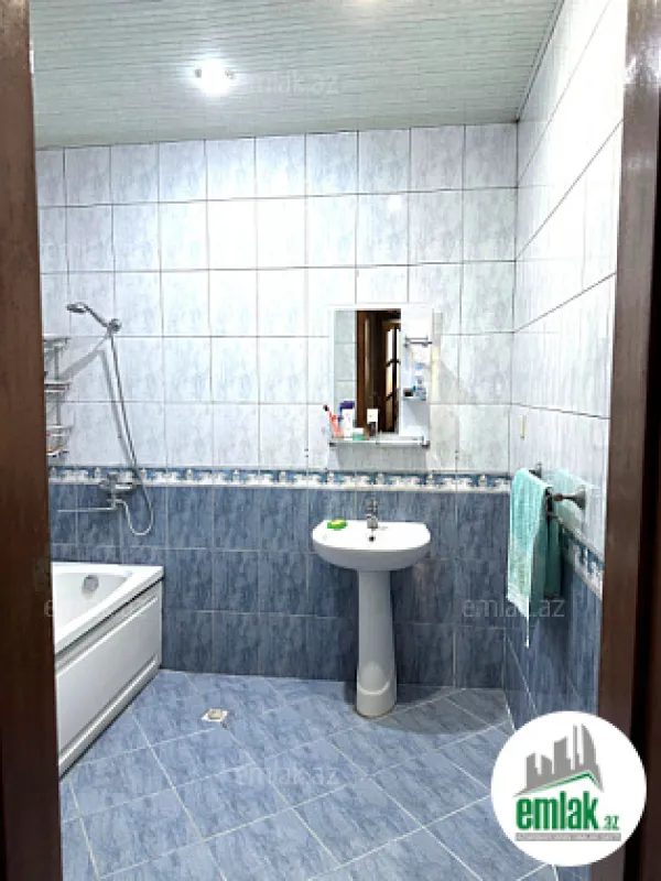 Satılır 3 otaqlı yeni tikili 125 m²