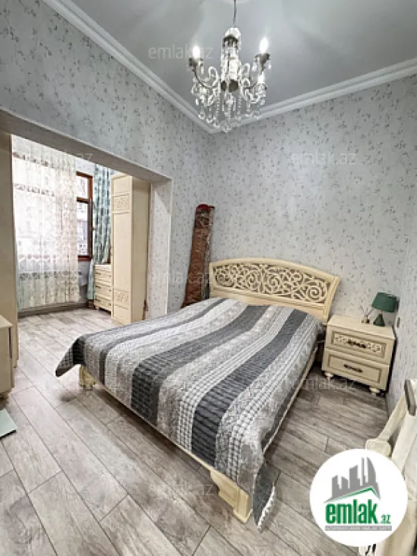 Satılır 3 otaqlı köhnə tikili 70 m²