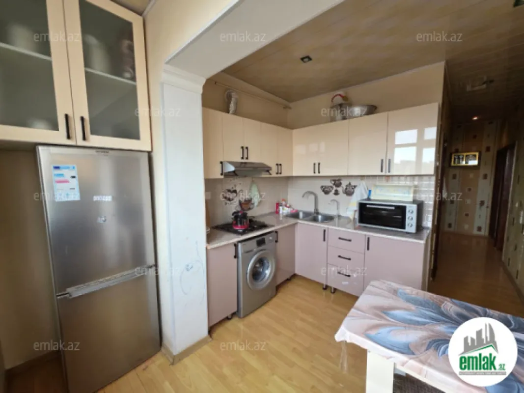 Satılır 3 otaqlı köhnə tikili 80 m²