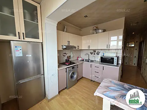 Satılır 3 otaqlı köhnə tikili 80 m²