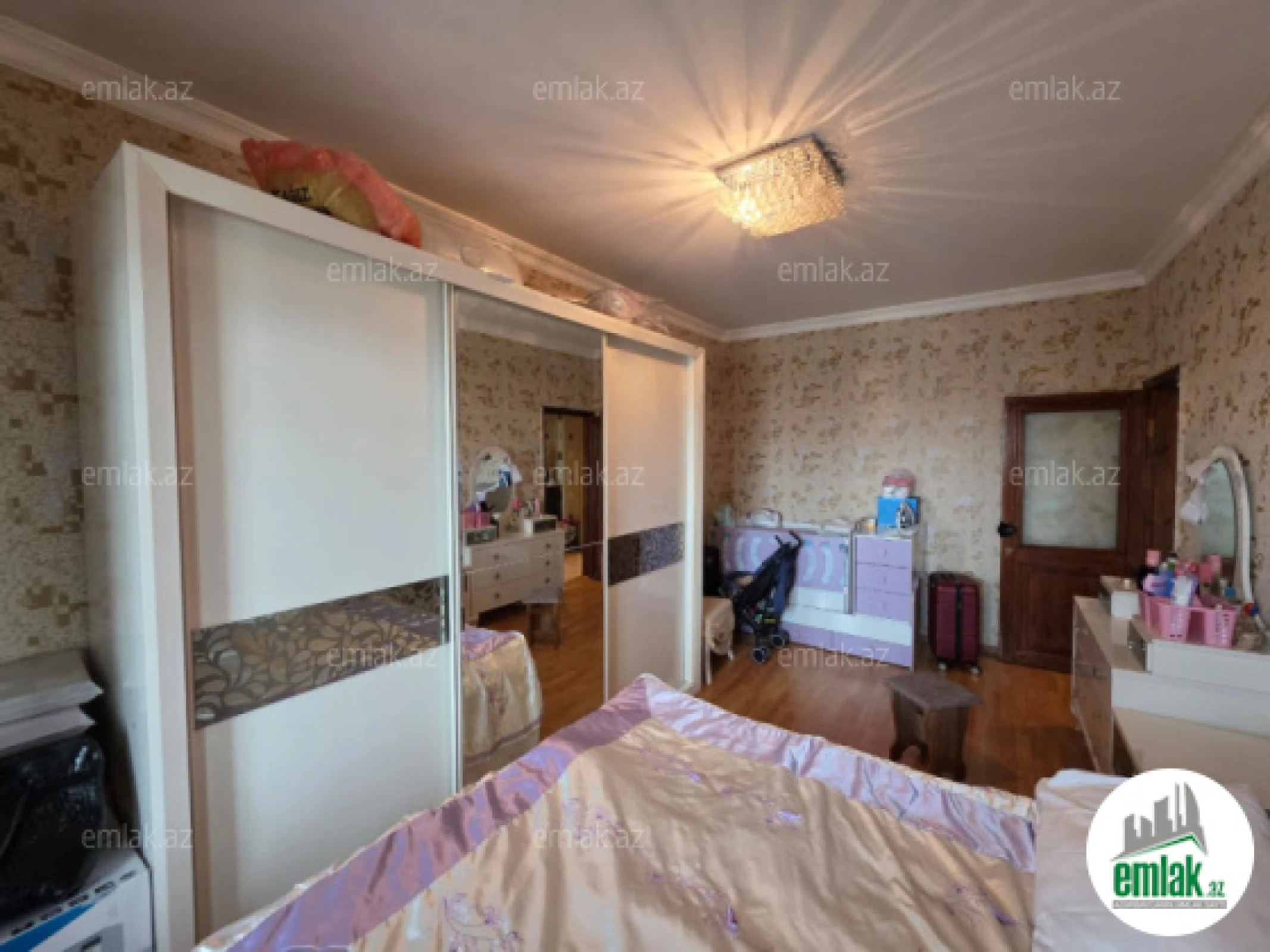 Satılır 3 otaqlı köhnə tikili 80 m²