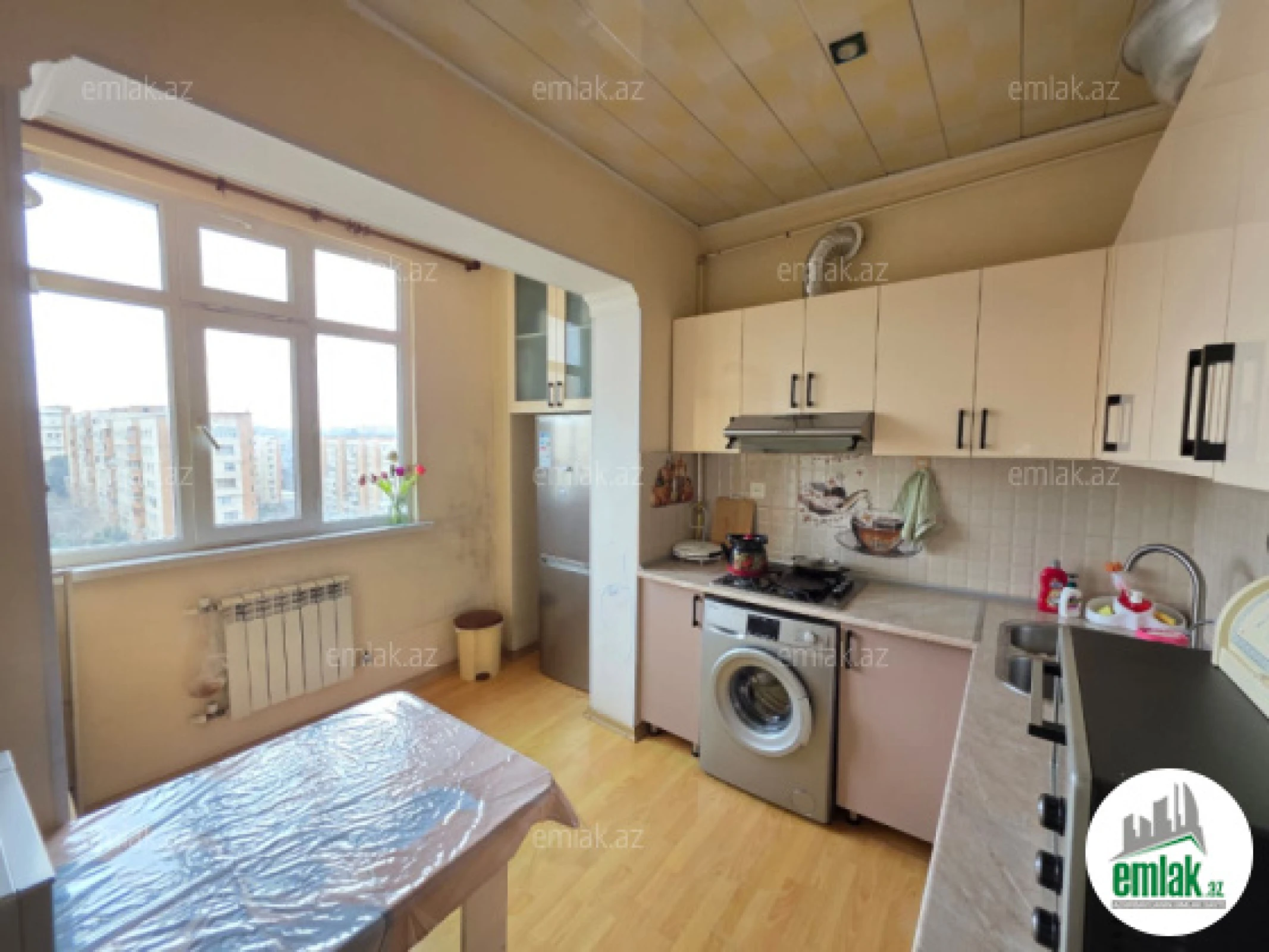 Satılır 3 otaqlı köhnə tikili 80 m²