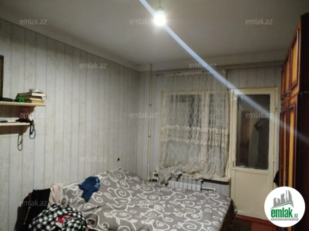 Satılır 3 otaqlı köhnə tikili 90 m²