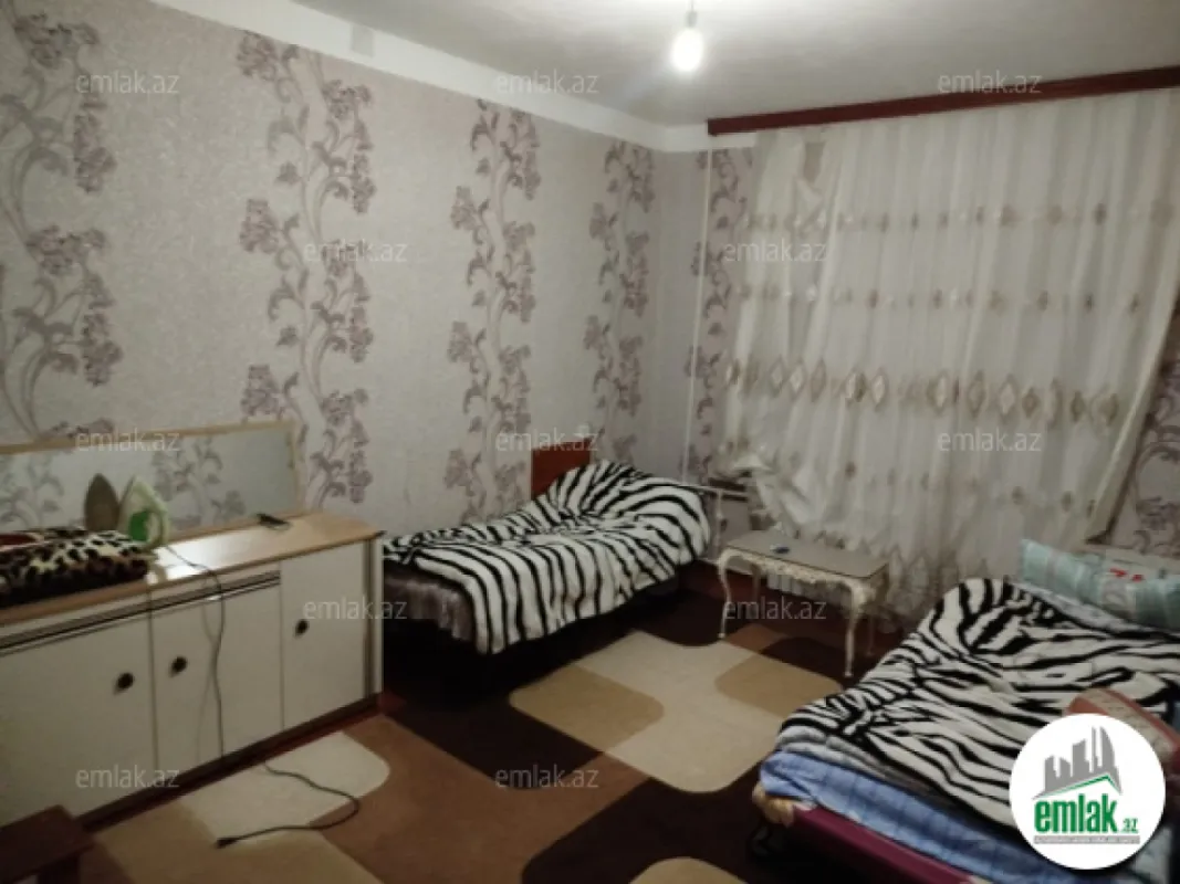 Satılır 3 otaqlı köhnə tikili 90 m²