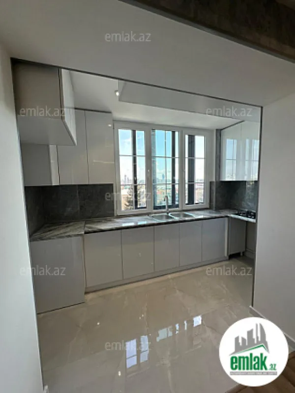 Satılır 2 otaqlı köhnə tikili 75 m²