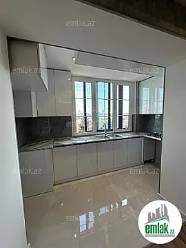 Satılır 2 otaqlı köhnə tikili 75 m²
