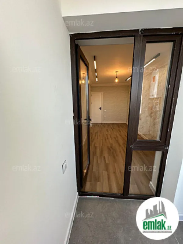 Satılır 2 otaqlı köhnə tikili 75 m²