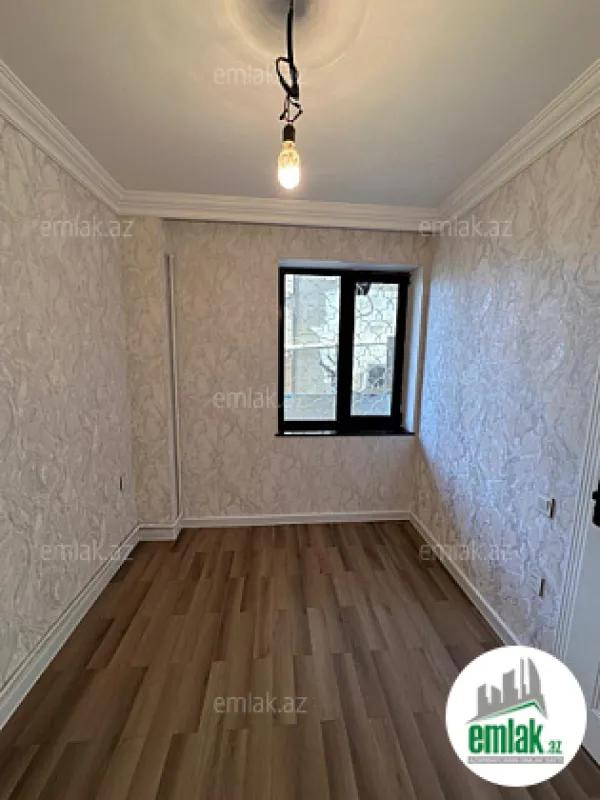 Satılır 2 otaqlı köhnə tikili 75 m²