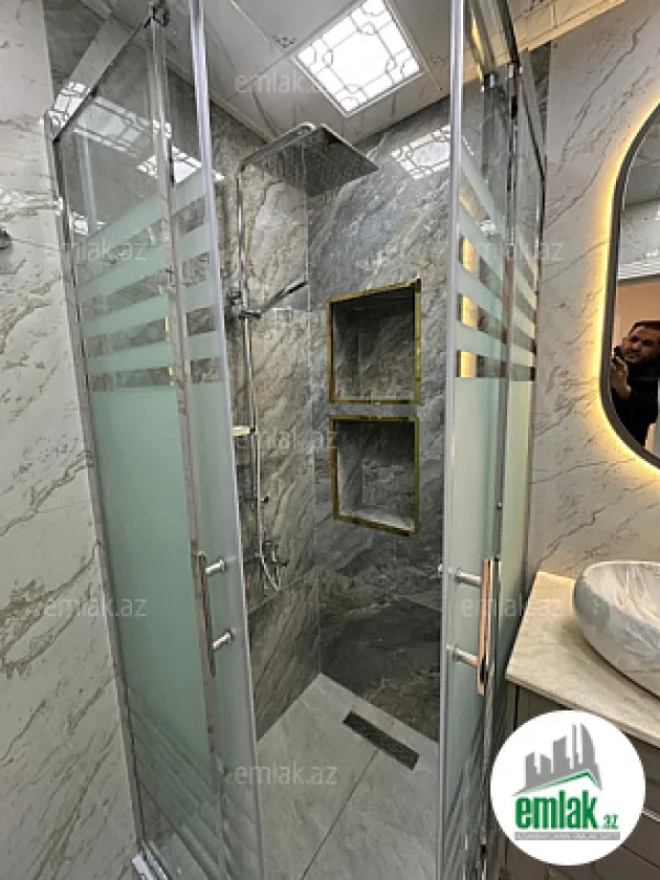 Satılır 2 otaqlı köhnə tikili 75 m²