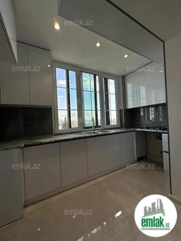 Satılır 2 otaqlı köhnə tikili 75 m²