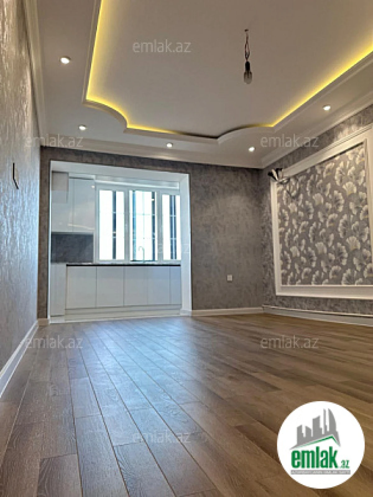Satılır 2 otaqlı köhnə tikili 75 m²