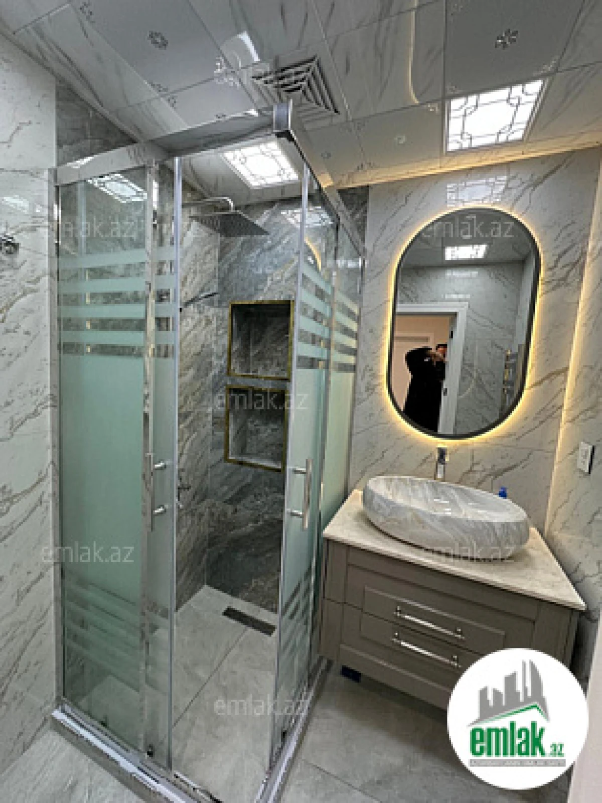 Satılır 2 otaqlı köhnə tikili 75 m²