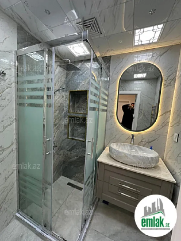 Satılır 2 otaqlı köhnə tikili 75 m²